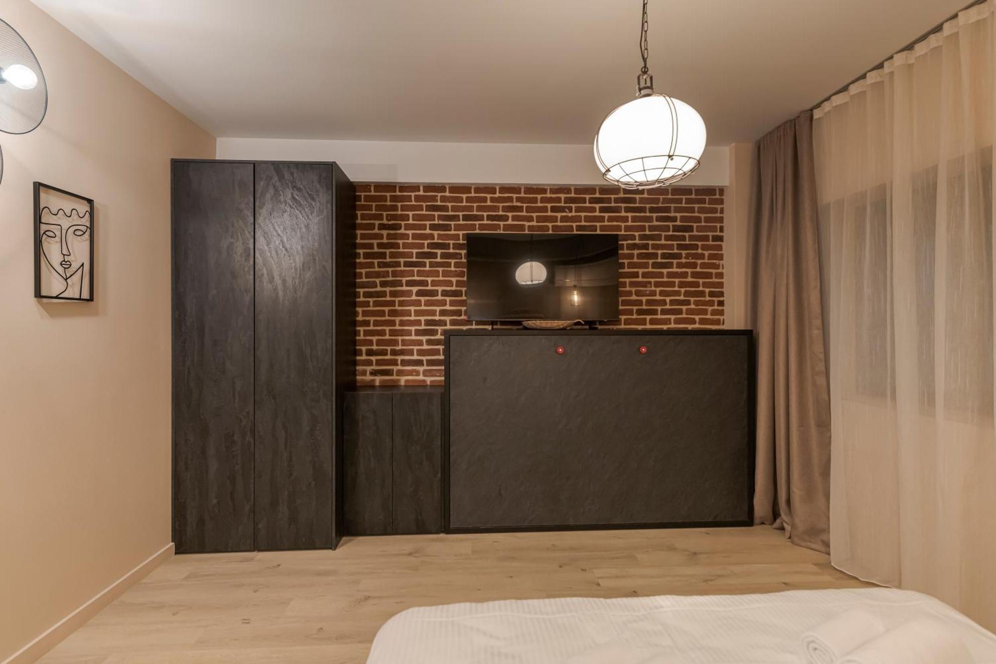 The Old Town Industrial Vault - A Fusion Of Past & Present Apartament *