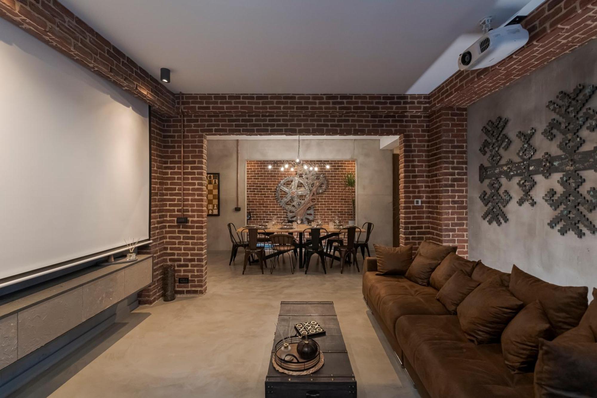 The Old Town Industrial Vault - A Fusion Of Past & Present Appartement