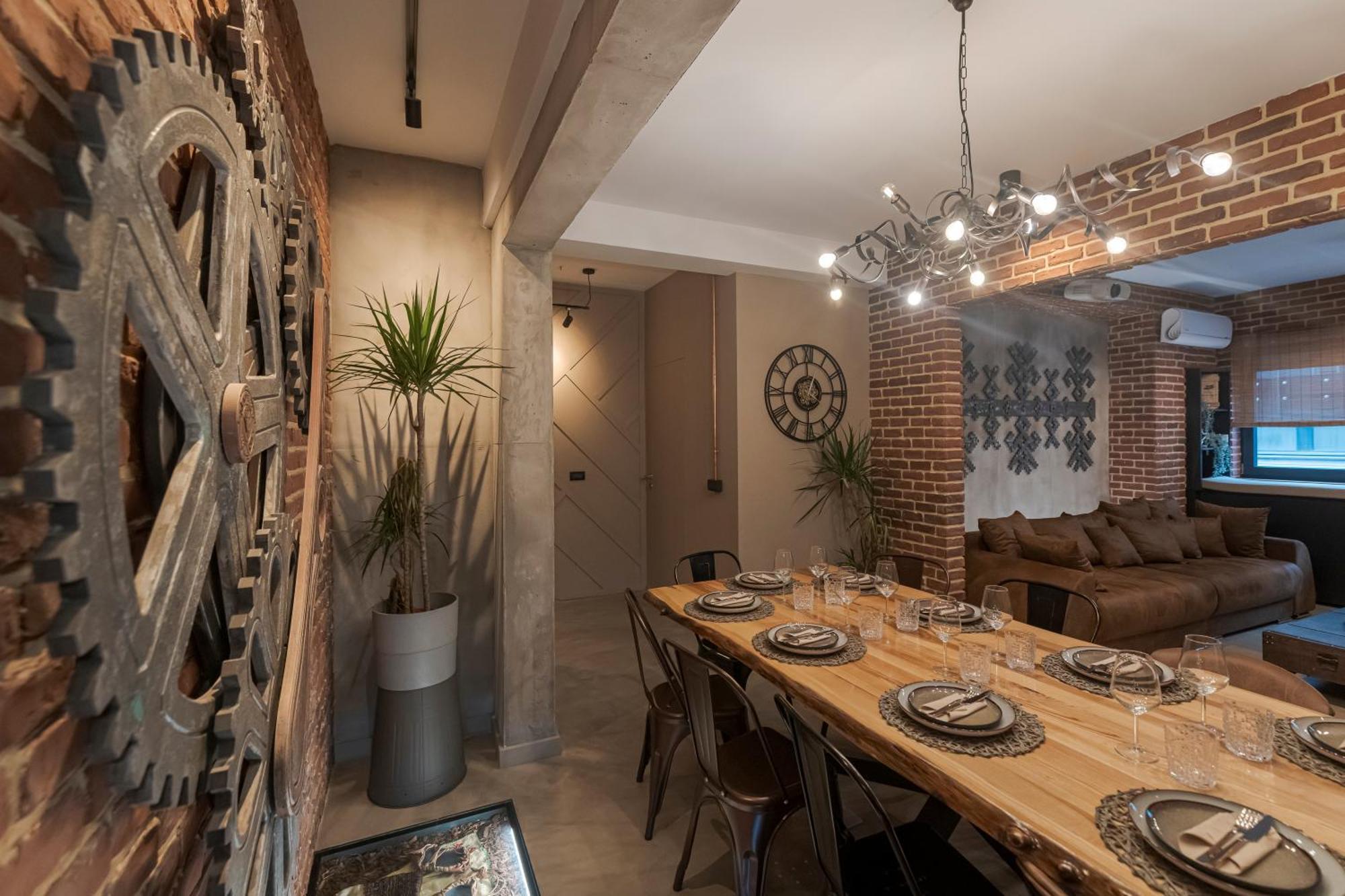 The Old Town Industrial Vault - A Fusion Of Past & Present * Bukarest